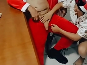 圣诞到了 圣诞老人带来了礼物 bodily making porn videos gay asian