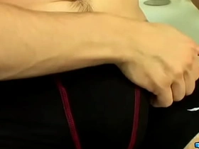 UndieTwinks: Bryce Corbin洗澡时硬到流水还猛撸 chinese gay giant dig up porn