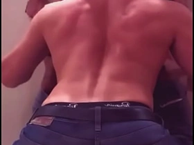 我在健身房厕所夺走了我健身兄弟的处男 chinese white gay porn cheep
