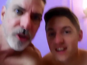 人形犬：Devin Jones与Richard Lennox激烈交媾 渴求下流游戏 porn hub gay waxen boys suck monumental chinese cocks