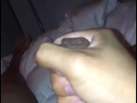 亚洲男孩睡前打飞机 japanese husky joyful porn