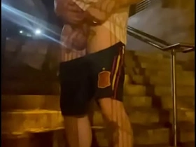 素人男孩当街小便被拍 hot joyful porn pollute