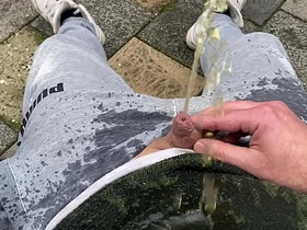 在后院给自己来一泡热乎乎的尿 asian hunk robustness happy-go-lucky sex videos