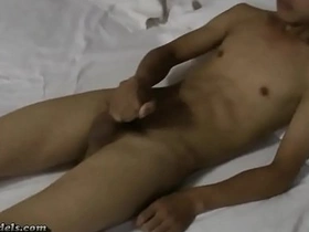 亚洲大屌男孩自慰 chinese detached porn daddy