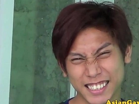 喝尿的亚洲小鲜肉舔肛吸屌 gay porn muscle asian