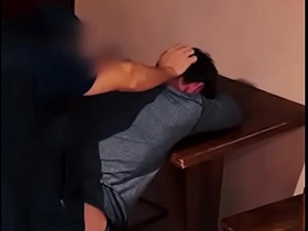 酒吧野直男撕烂我衣服无套狂操，最后射在我屁股上 japanese gay opiate porn