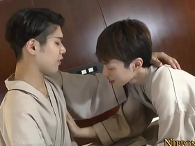 亚裔给同性小受口交 asian blithe brother porn