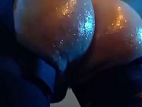 油光水滑的骚臀穿情趣内衣 myanmar blissful porn hawser channel